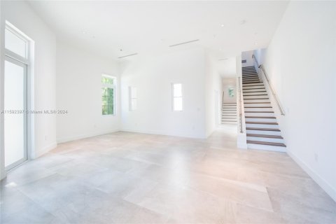 Townhouse in Coral Gables, Florida 3 bedrooms, 307.23 sq.m. № 1184640 - photo 15