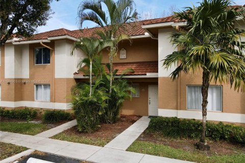 Townhouse in Plantation, Florida 3 bedrooms, 140.75 sq.m. № 1013790 - photo 27