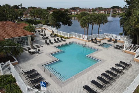 Townhouse in Plantation, Florida 3 bedrooms, 140.75 sq.m. № 1013790 - photo 25