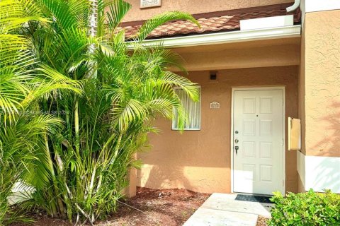Townhouse in Plantation, Florida 3 bedrooms, 140.75 sq.m. № 1013790 - photo 1