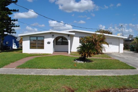 House in Port Charlotte, Florida 3 bedrooms, 176.42 sq.m. № 1414847 - photo 1