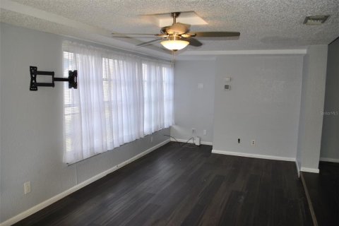 House in Port Charlotte, Florida 3 bedrooms, 176.42 sq.m. № 1414847 - photo 10