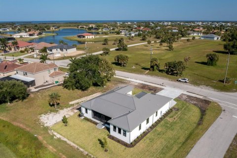 Villa ou maison à vendre à Punta Gorda, Floride: 3 chambres, 193.42 m2 № 1194712 - photo 15