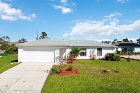 House in Port Charlotte, Florida 3 bedrooms, 110.74 sq.m. № 1416699 - photo 21