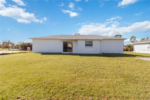 House in Port Charlotte, Florida 3 bedrooms, 110.74 sq.m. № 1416699 - photo 19