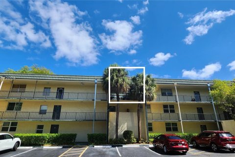 Copropriété à vendre à Tamarac, Floride: 2 chambres, 88.26 m2 № 1127419 - photo 20