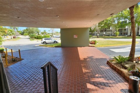 Copropriété à vendre à Tamarac, Floride: 2 chambres, 88.26 m2 № 1127419 - photo 3