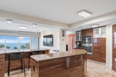Condominio en venta en Bal Harbour, Florida, 3 dormitorios, 306.58 m2 № 730000 - foto 21