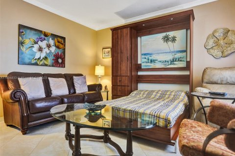 Condo in Miami, Florida, 1 bedroom  № 919432 - photo 12