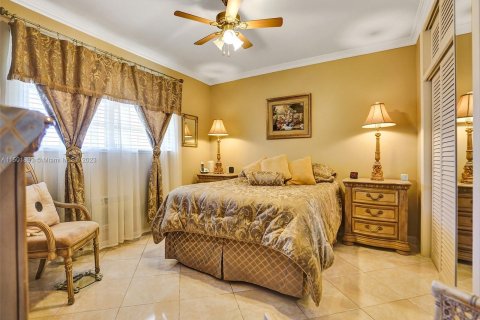 Condo in Miami, Florida, 1 bedroom  № 919432 - photo 17