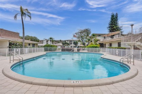 Condo in Miami, Florida, 1 bedroom  № 919432 - photo 24