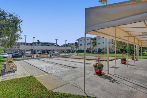 Condo in Miami, Florida, 1 bedroom  № 919432 - photo 28