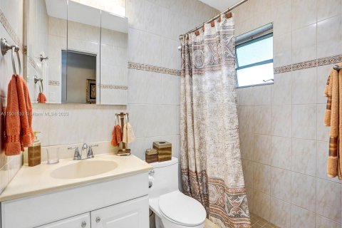 Condo in Miami, Florida, 1 bedroom  № 919432 - photo 20