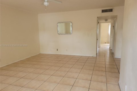 Купить кондоминиум в Корал-Спрингс, Флорида 2 спальни, 87.79м2, № 919527 - фото 7