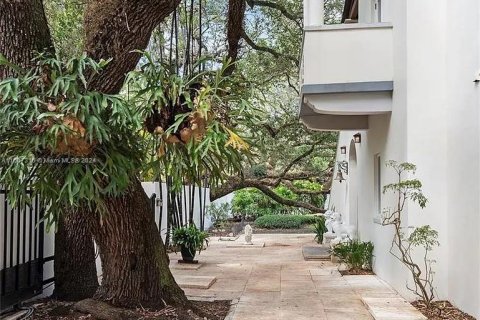 Villa ou maison à vendre à Miami, Floride: 5 chambres, 392.23 m2 № 965111 - photo 22