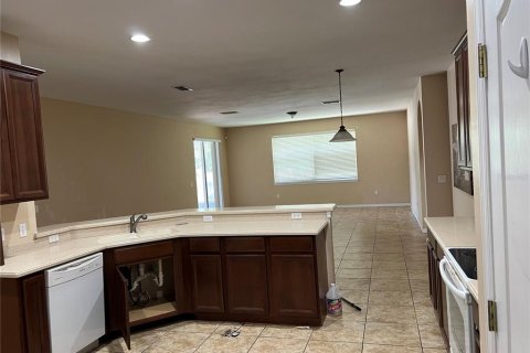 House in Kissimmee, Florida 4 bedrooms, 255.39 sq.m. № 961909 - photo 6