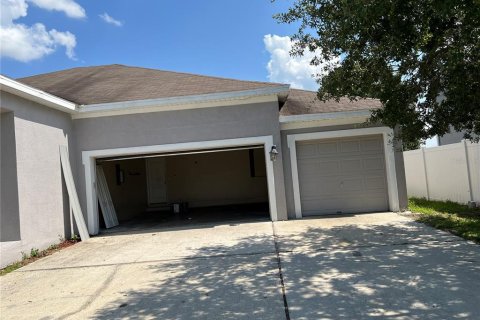 House in Kissimmee, Florida 4 bedrooms, 255.39 sq.m. № 961909 - photo 3