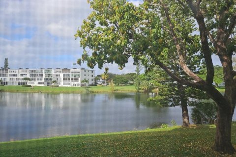 Condo in Deerfield Beach, Florida, 1 bedroom  № 1002579 - photo 5