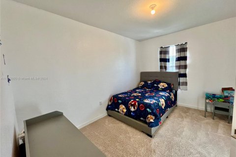 Casa en venta en Florida City, Florida, 4 dormitorios, 200.11 m2 № 975714 - foto 17