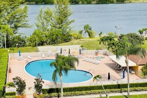 Copropriété à vendre à Deerfield Beach, Floride: 2 chambres, 98.48 m2 № 1104706 - photo 17