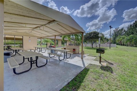 Copropriété à vendre à Deerfield Beach, Floride: 2 chambres, 98.48 m2 № 1104706 - photo 3