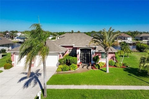 Casa en venta en North Port, Florida, 3 dormitorios, 216.93 m2 № 1130970 - foto 1