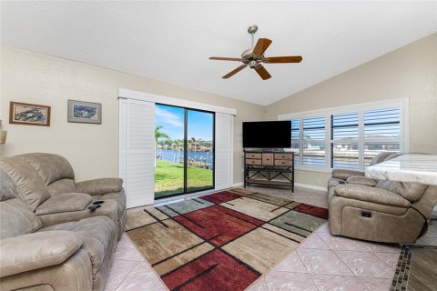 Casa en venta en North Port, Florida, 3 dormitorios, 216.93 m2 № 1130970 - foto 20