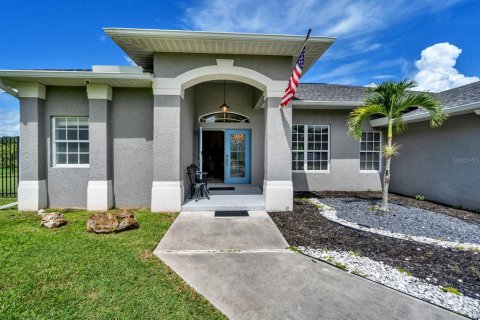 Casa en venta en Lehigh Acres, Florida, 3 dormitorios, 209.68 m2 № 1130945 - foto 4