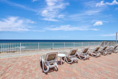 Copropriété à vendre à Palm Beach, Floride: 2 chambres, 134.52 m2 № 1175056 - photo 8