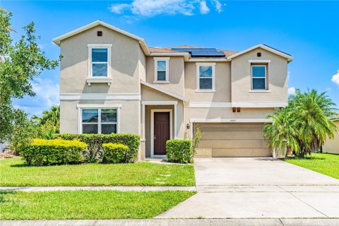 Casa en venta en Kissimmee, Florida, 5 dormitorios, 335.1 m2 № 1334285 - foto 1