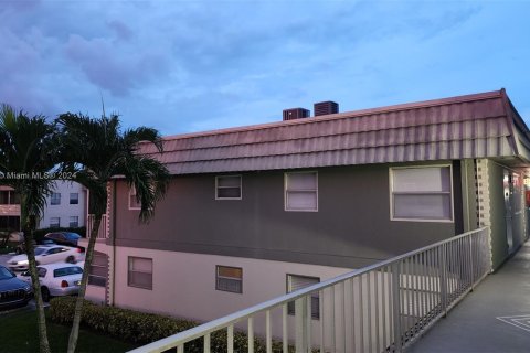 Condo in Delray Beach, Florida, 2 bedrooms  № 1306467 - photo 18