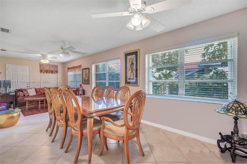 Casa en venta en Tamarac, Florida, 2 dormitorios, 146.69 m2 № 1358600 - foto 14