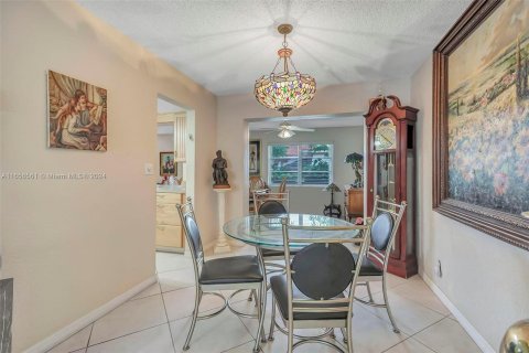 Casa en venta en Tamarac, Florida, 2 dormitorios, 146.69 m2 № 1358600 - foto 8