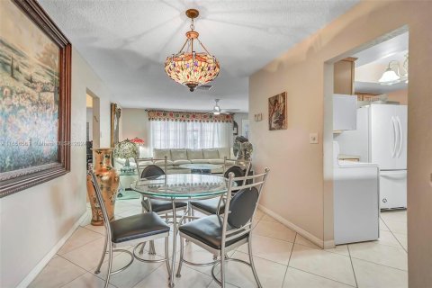 Casa en venta en Tamarac, Florida, 2 dormitorios, 146.69 m2 № 1358600 - foto 7