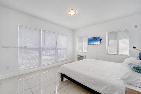 Casa en alquiler en Bay Harbor Islands, Florida, 1 dormitorio, 70.61 m2 № 1358599 - foto 7