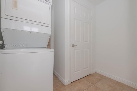 Condominio en venta en Coral Gables, Florida, 2 dormitorios, 113.71 m2 № 1435009 - foto 18