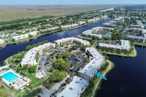 Condominio en venta en Tamarac, Florida, 2 dormitorios, 139.35 m2 № 1177453 - foto 4