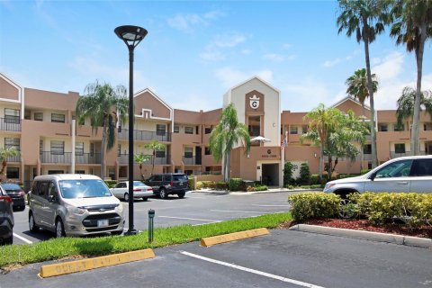 Condominio en venta en Tamarac, Florida, 2 dormitorios, 139.35 m2 № 1177453 - foto 19