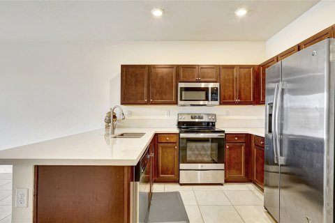 Adosado en venta en Hialeah, Florida, 3 dormitorios, 182.18 m2 № 1177452 - foto 23