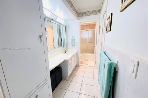 Condominio en venta en Hallandale Beach, Florida, 1 dormitorio, 99.5 m2 № 918081 - foto 15