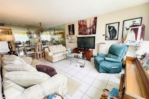 Condominio en venta en Hallandale Beach, Florida, 1 dormitorio, 99.5 m2 № 918081 - foto 5