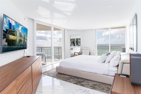 Condo in Sunny Isles Beach, Florida, 2 bedrooms  № 1332252 - photo 24