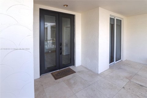 Condo in Miami Beach, Florida, 2 bedrooms  № 1332211 - photo 6