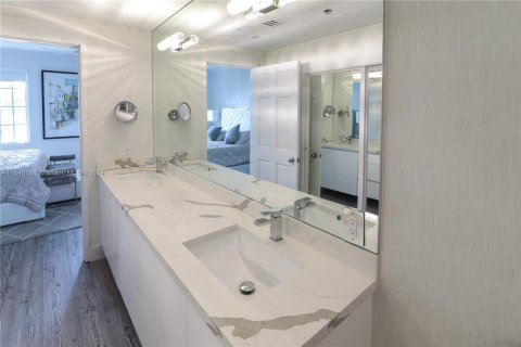 Copropriété à louer à Miami Beach, Floride: 2 chambres, 177.63 m2 № 1332211 - photo 29