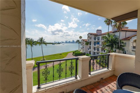 Copropriété à louer à Miami Beach, Floride: 2 chambres, 177.63 m2 № 1332211 - photo 4