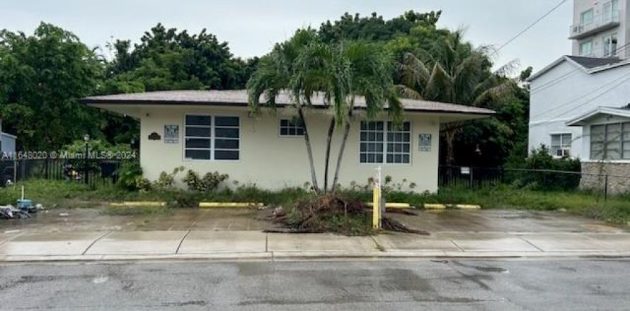 Immobilier commercial à Miami, Floride 219.06 m2 № 1332281