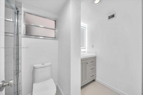 Condo in North Miami Beach, Florida, 1 bedroom  № 1272713 - photo 16