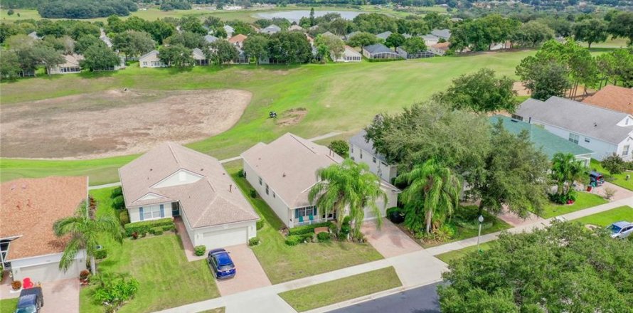 Casa en Clermont, Florida 3 dormitorios, 160.26 m2 № 1382620