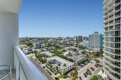 Condo in Fort Lauderdale, Florida  № 1142543 - photo 2