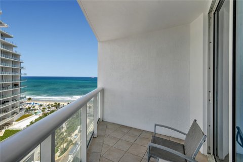 Condo in Fort Lauderdale, Florida  № 1142543 - photo 1